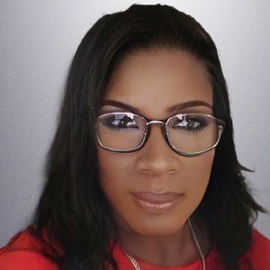 Meet your Posher, Yamile